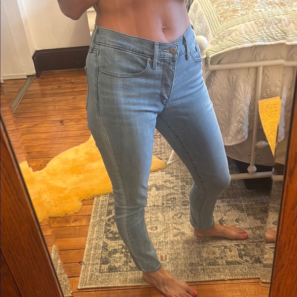 Levi's Women's Light Blue Skinny Jeans